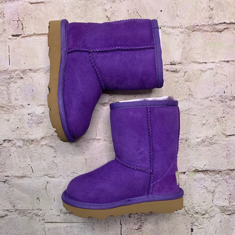 NEW UGG Classic II Boots